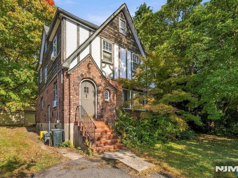 19 Bayview Avenue, Englewood Cliffs NJ 07632