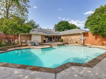 2221  Cliffside Drive 