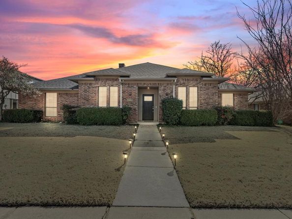 2220  Cedar Circle , Carrollton Texas 75006