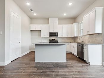 548  Hutchinson Lane 