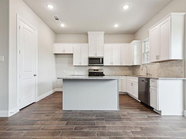 548  Hutchinson Lane , Lewisville Texas 75077