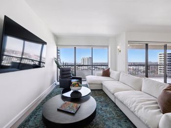 3831  Turtle Creek Boulevard 