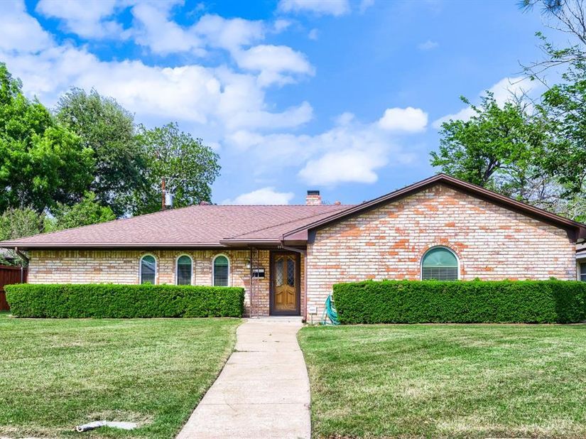 6946  Hunnicut Place , Dallas Texas 75227