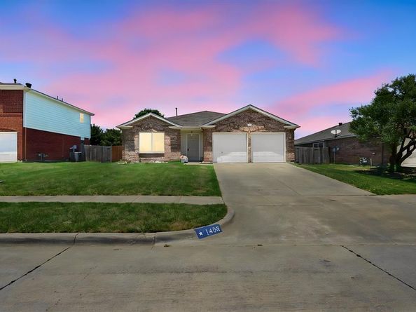 1409  Dundee Drive , Arlington Texas 76002
