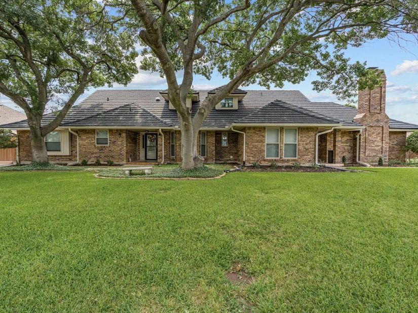 5111/5109  Ledgestone Drive , Fort Worth Texas 76132