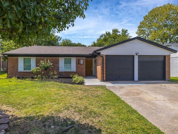 602 S Waxahachie Street , Mansfield Texas 76063
