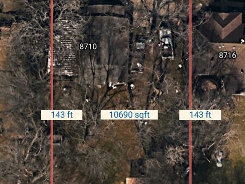 8710  Files Street , Dallas Texas 75217