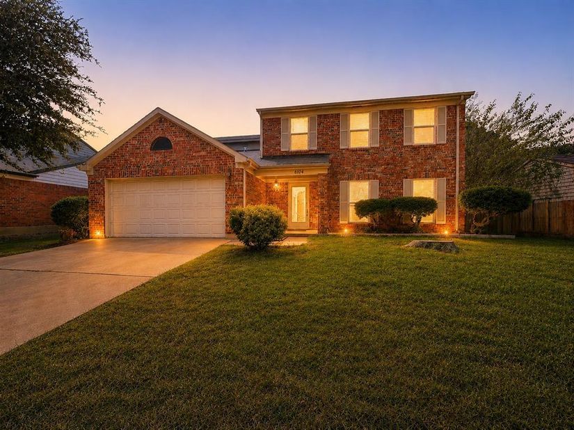 6104  Bay Hill  , Arlington Texas 76018