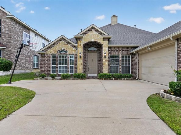 4502  Warbler Lane , Garland Texas 75043