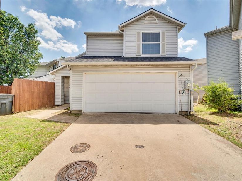 2306  Balvanera Plaza , Dallas Texas 75211