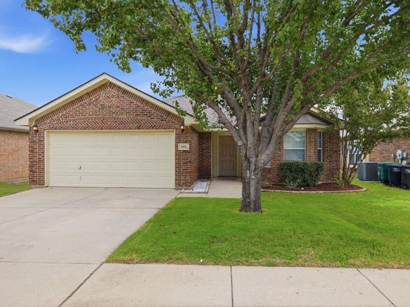 5828  Pearl Oyster Lane , Fort Worth Texas 76179
