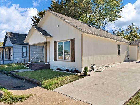 1130 E Hattie Street , Fort Worth Texas 76104