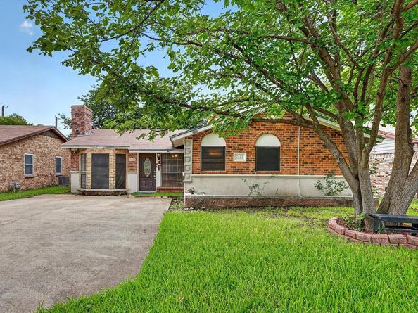 2422  Lakeshore Drive , Grand Prairie Texas 75051