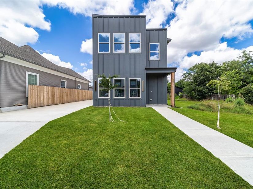 1426  Evans Avenue , Fort Worth Texas 76104