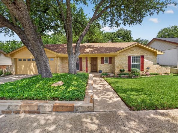 937  Harwood Terrace , Bedford Texas 76021