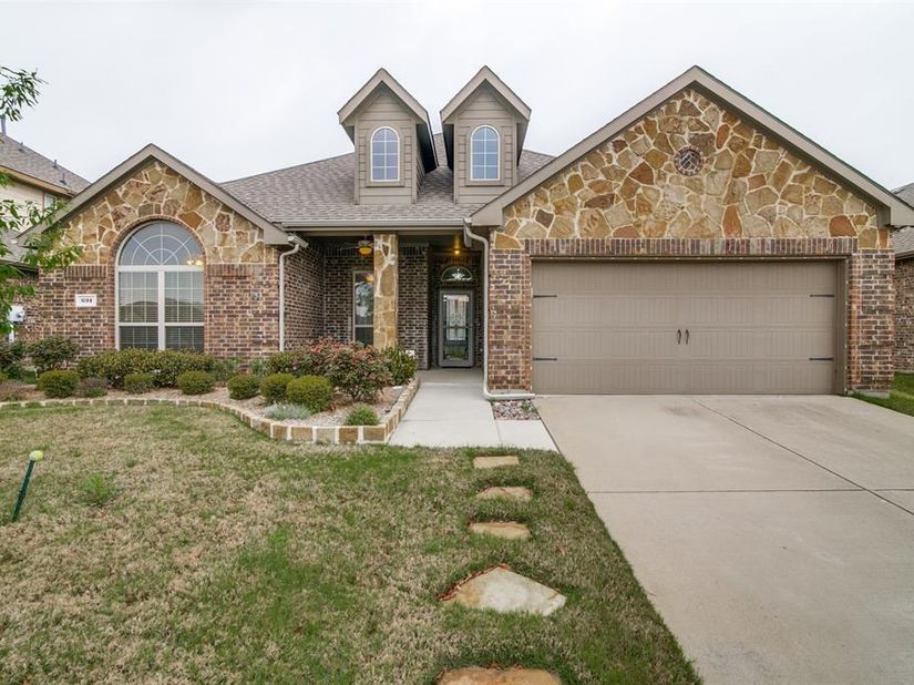 691  Kensington Place , Fate Texas 75189