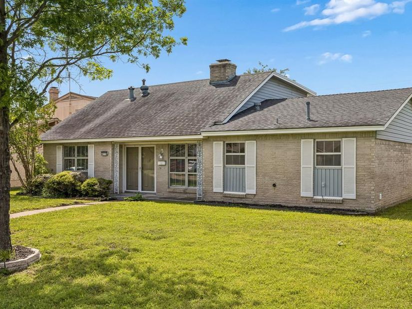 4118  Burning Tree Lane , Garland Texas 75042