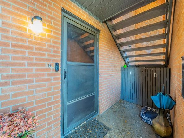 558 E Avenue J   B, Grand Prairie Texas 75050