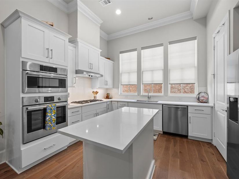 4643  Warwood Lane , Dallas Texas 75219