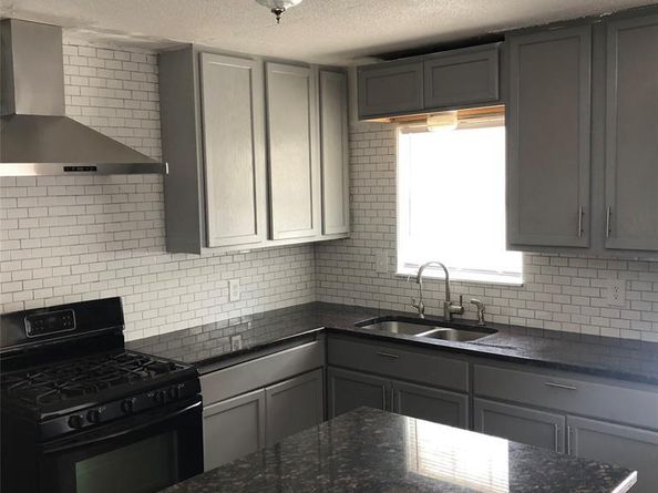 2827  Bedford Street , Dallas Texas 75212