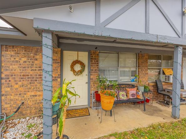 616 W Cedar  , Arlington Texas 76011
