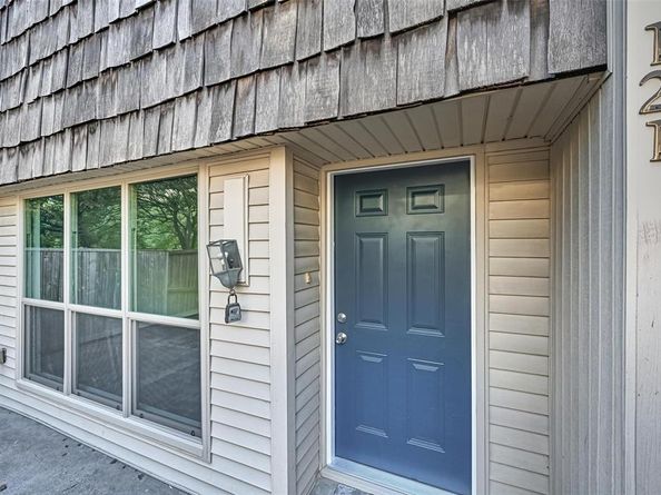 2702  Douglas Avenue  121, Dallas Texas 75219