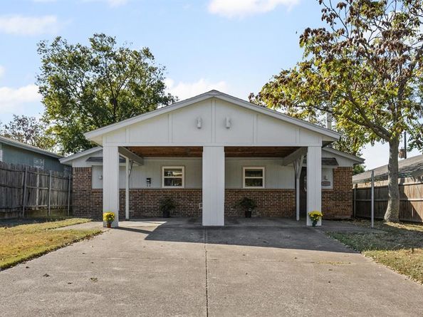 5117  Curzon Avenue , Fort Worth Texas 76107