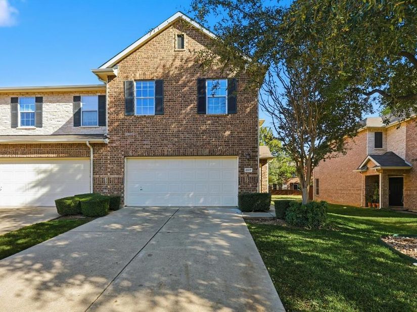 2917  Saint Andrews Drive , Lewisville Texas 75067