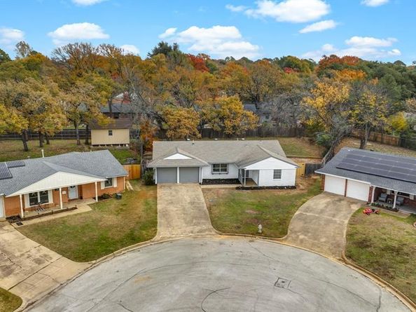 905  Pontiac Court , Arlington Texas 76013