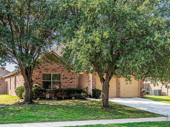 3812  Black Butte Drive , Denton Texas 76210