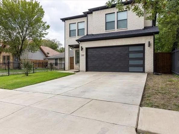 3618  Mcbroom Street , Dallas Texas 75212