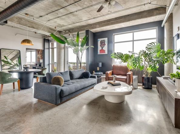 1001  Belleview Street  602, Dallas Texas 75215