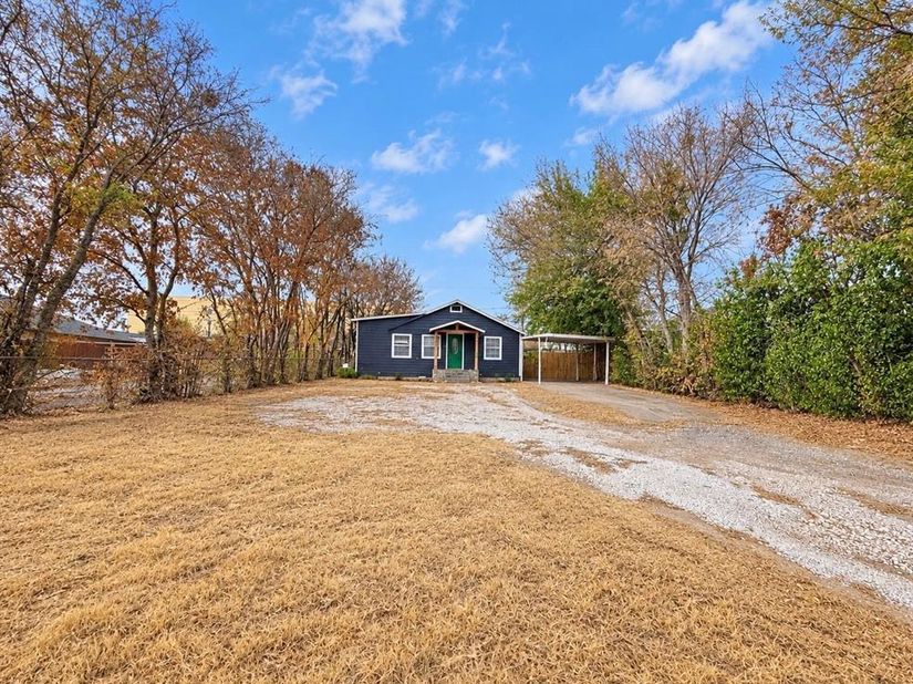 5512  Curzon Avenue , Fort Worth Texas 76107