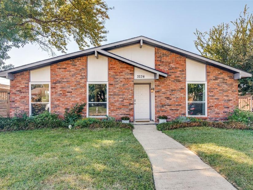 3234  Embercrest Lane , Garland Texas 75044