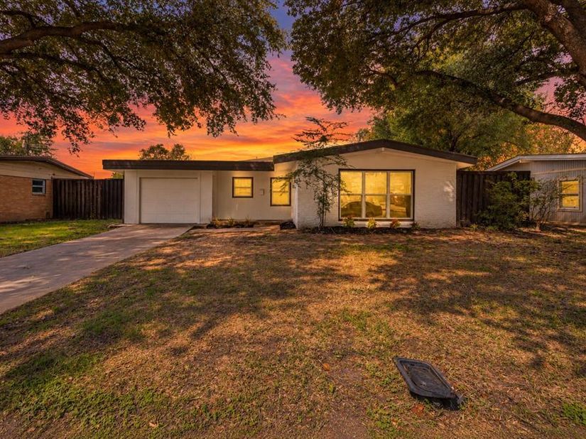 1715  Salem Street , Irving Texas 75061