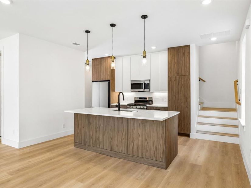 413 N Patton Avenue , Dallas Texas 75203