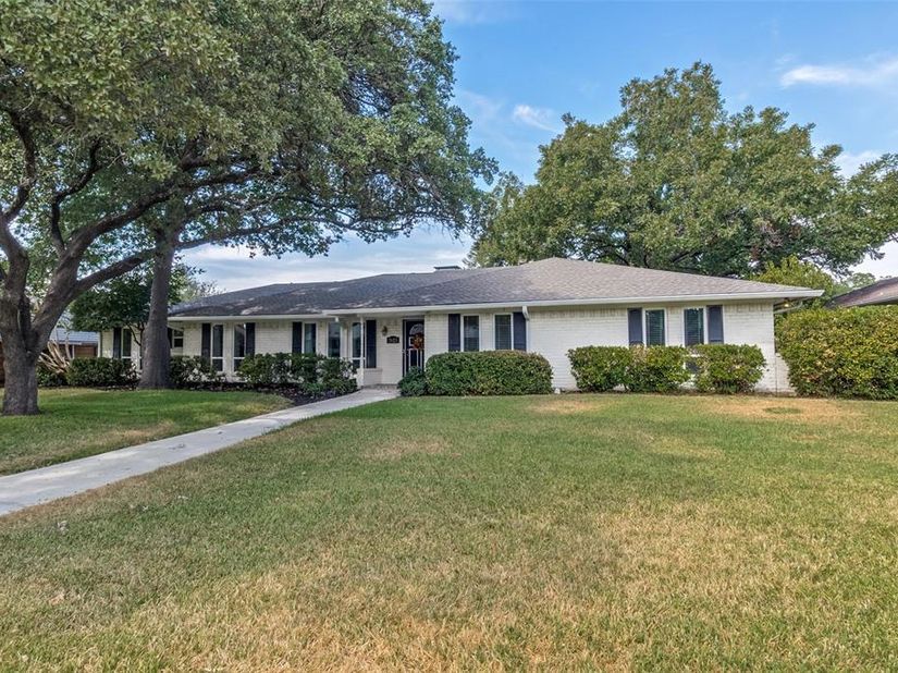 7625  Woodstone Lane , Dallas Texas 75248
