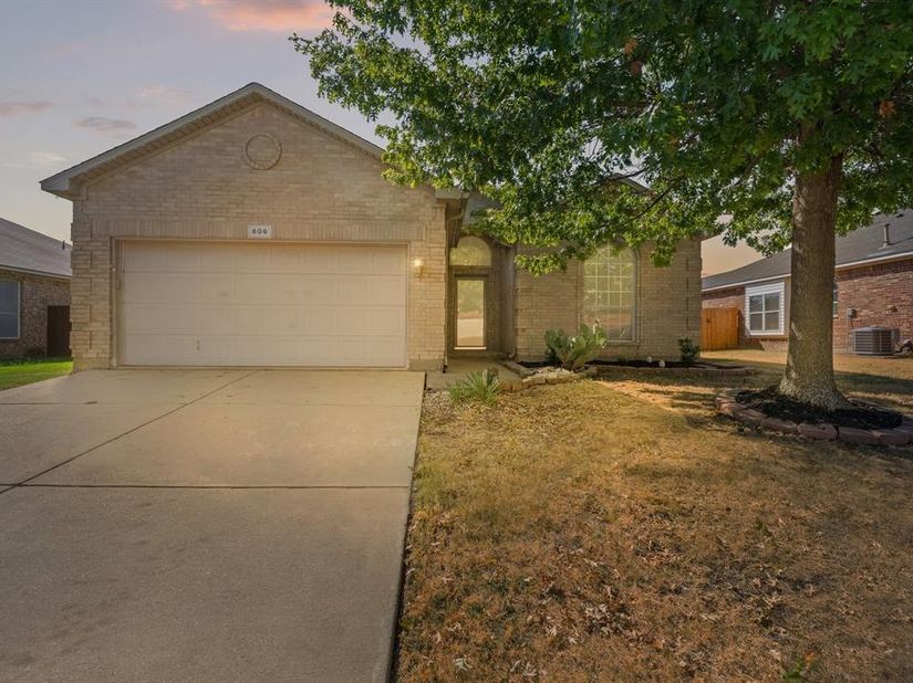 606  Poplar Vista Lane , Arlington Texas 76002
