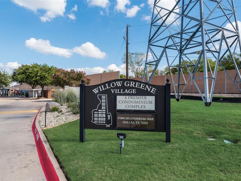 17490  Meandering Way  202, Dallas Texas 75252