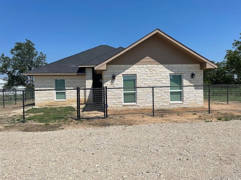 18636  Doubletree Drive , Justin Texas 76247