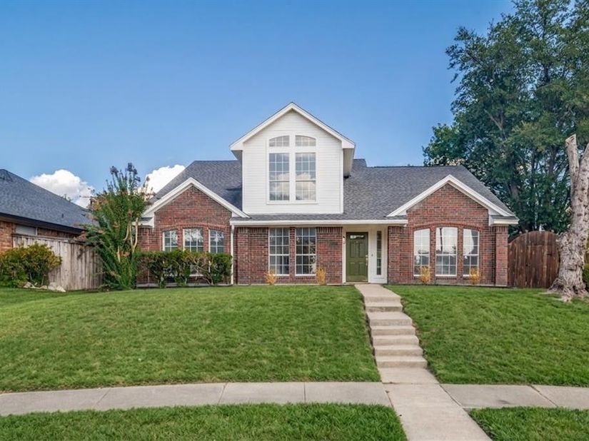 5806  Beacon Drive , Rowlett Texas 75089