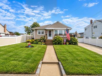 11 E Hollywood Avenue