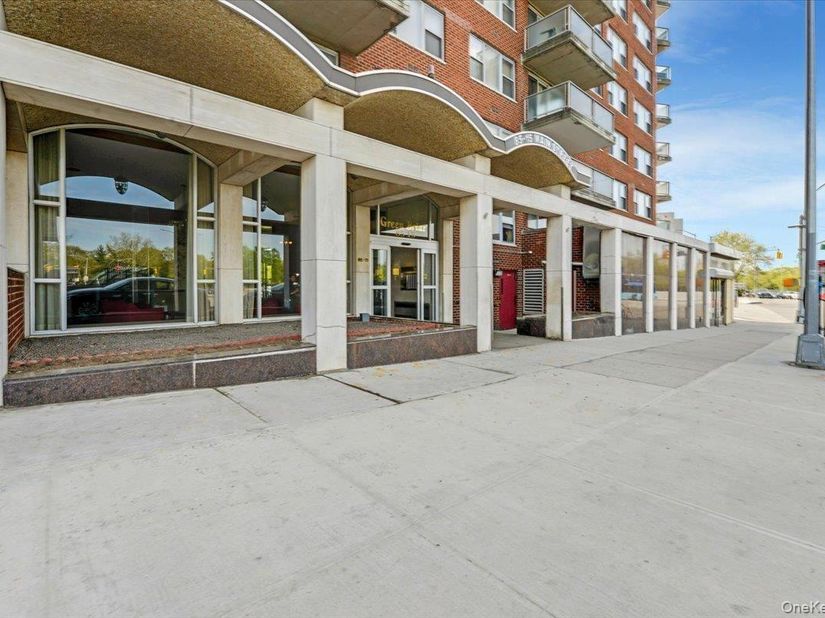 85-15 Main Street 12J, Briarwood NY 11435