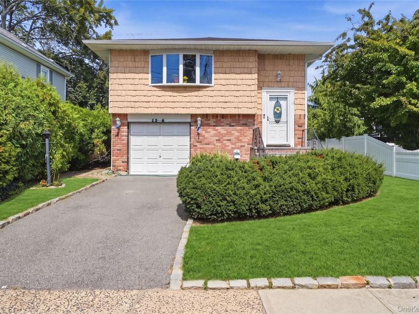 29 Suffolk Road A, Massapequa NY 11758