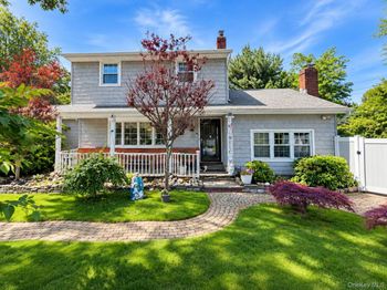 12 Cayuga Avenue