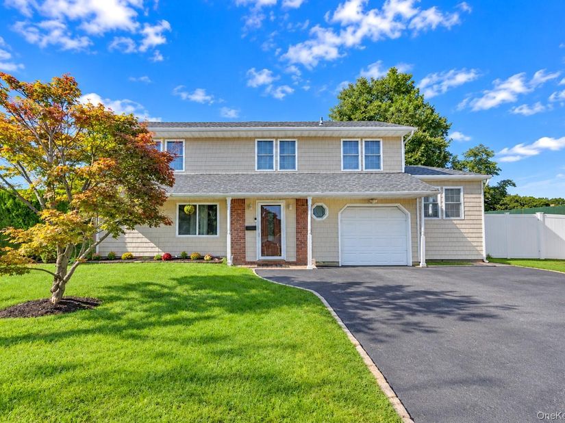 11 Palm Street, Central Islip NY 11722