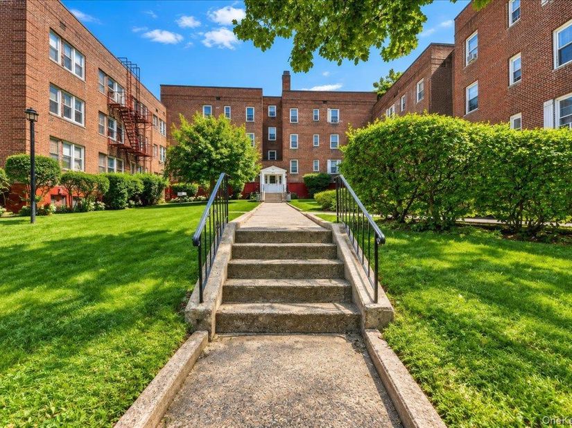 150 Ravine Avenue 3B, Yonkers NY 10701
