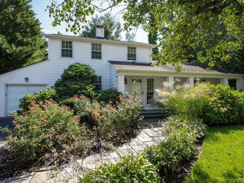 29 Argyle, Albertson NY 11507