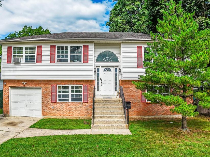 1056 Arthur Street, Uniondale NY 11553