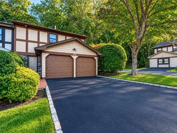 23 Pond Path